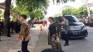 Ini Gaya Menteri Susi Saat Hadiri Akad Putri Jokowi