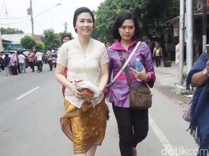 Cantiknya Veronica Tan Datang ke Nikahan Kahiyang-Bobby