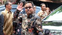 Foto: Adu Gaya Pejabat di Pernikahan Kahiyang Ayu, Batik Vs Jas