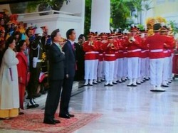 Meski Hujan, Jokowi Sambut Presiden Korsel di Selasar Istana Bogor