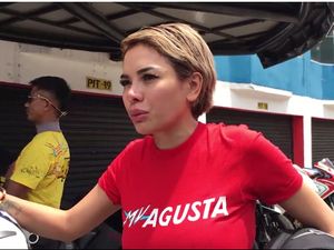 Waduh! Ngebut di Sentul Pakai Moge, Nikita Mirzani Sempat Jatuh Waduh! Ngebut di Sentul Pakai Moge, Nikita Mirzani Sempat Jatuh