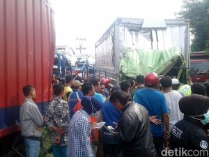 Dua Truk Adu Banteng, Dua Orang Meninggal di Kudus