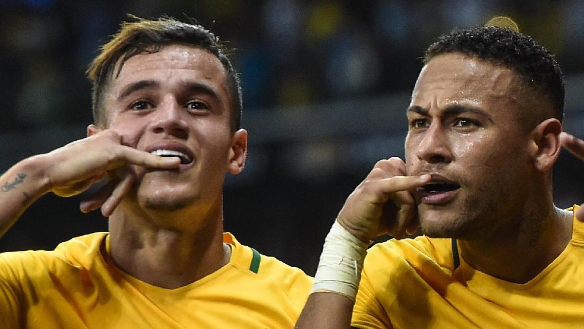Philippe Coutinho dan Neymar di timnas Brasil akhir tahun lalu (Foto: Pedro Vilela/Getty Images)