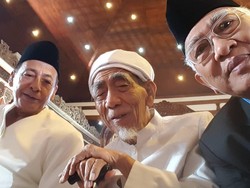 Adem Banget! Saat 3 Ulama Selfie di Pernikahan Putri Jokowi