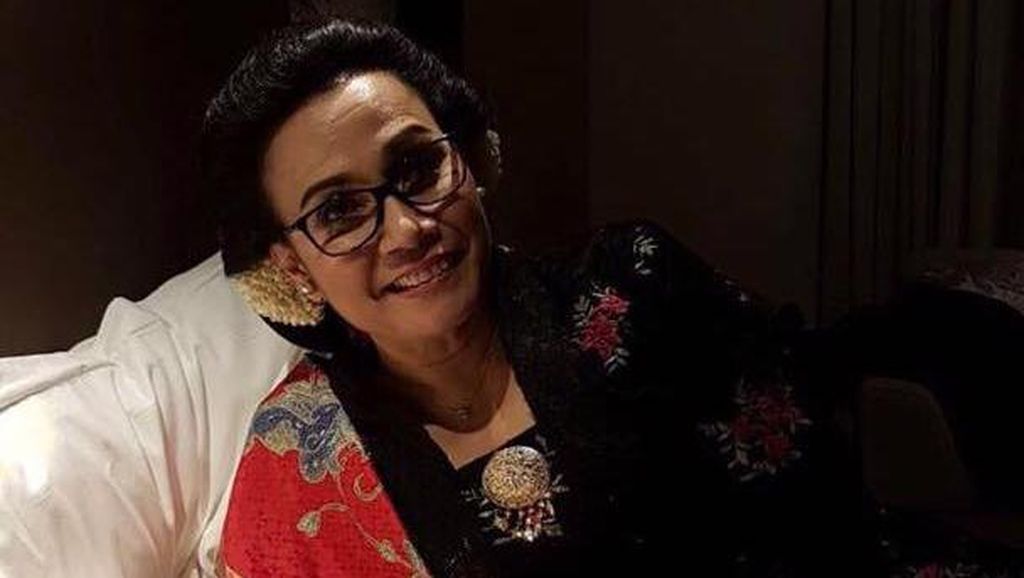 Manglingi! Penampilan Sri Mulyani di Resepsi Putri Jokowi Manglingi! Penampilan Sri Mulyani di Resepsi Putri Jokowi