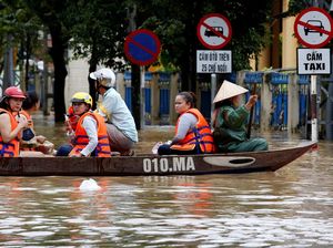 Jelang KTT APEC, 106 Orang Tewas Akibat Topan Damrey di Vietnam Jelang KTT APEC, 106 Orang Tewas Akibat Topan Damrey di Vietnam