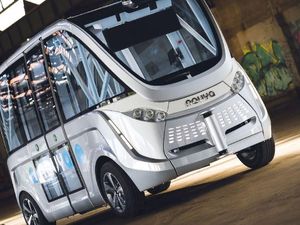 Bus Otomatis Tanpa Sopir Tabrakan di Hari Pertama di Las Vegas