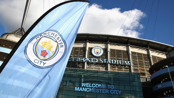 MANCHESTER, ENGLAND - NOVEMBER 05:  General view outside the stadium prior to the Premier League match between Manchester City and Arsenal at Etihad Stadium on November 5, 2017 in Manchester, England.  (Photo by Clive Brunskill/Getty Images)