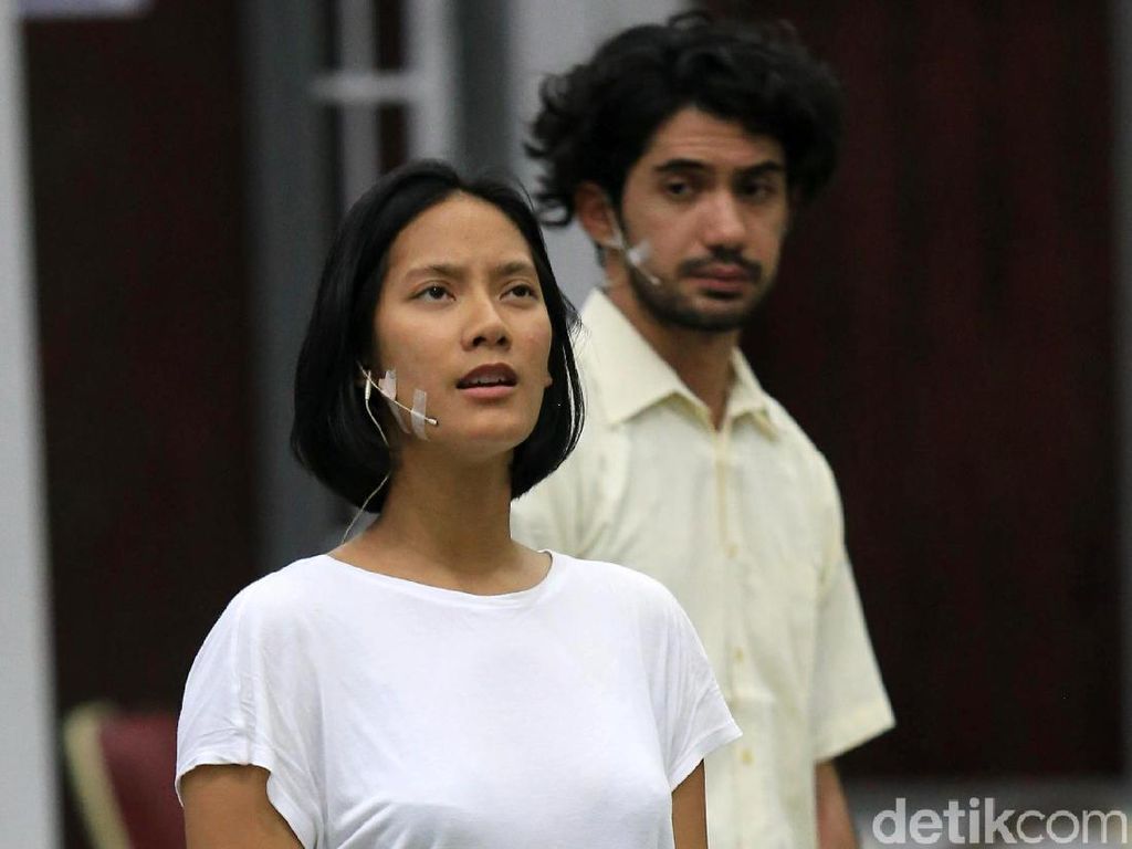 Chairil Anwar Hadir dalam Bentuk Buku, Segera ke Panggung Teater Chairil Anwar Hadir dalam Bentuk Buku, Segera ke Panggung Teater