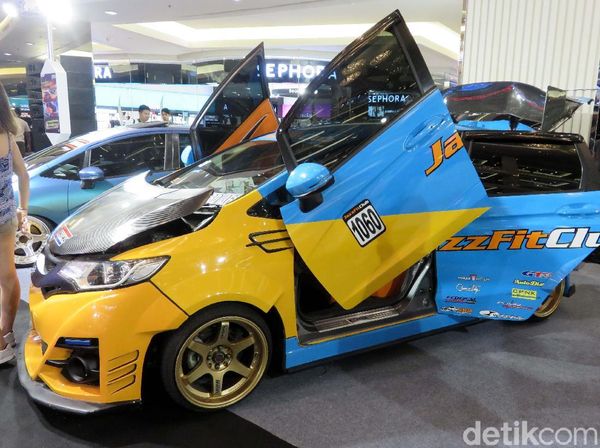 Mobil Honda Jazz dan Brio Modifikasi Adu Ganteng