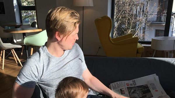 Keseruan Para Balita Saat Sarapan Bareng Ayahnya