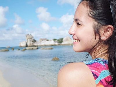 Foto: Gaya Si Cantik Pevita Pearce Kalau Lagi Traveling