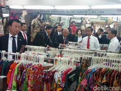 Jokowi Ajak Presiden Korsel Blusukan Lihat Batik di Mal Bogor