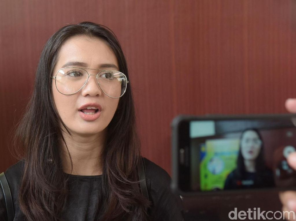 Kamera Hilang, Dhea Annisa Kapok Kirim Barang Mahal Via Ekspedisi Kamera Hilang, Dhea Annisa Kapok Kirim Barang Mahal Via Ekspedisi