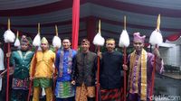Gagahnya Paspampres Saat Berbaju Adat dari Berbagai Daerah