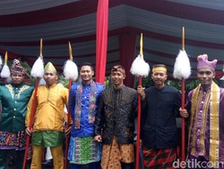 Sambut Presiden Korsel di Istana Bogor, Paspampres Pakai Baju Adat