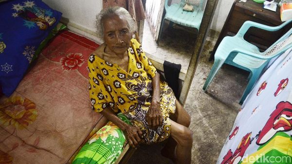Kisah Pilu Nenek Nur yang Tinggal di Gubuk Sempit Jakarta