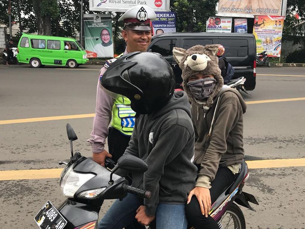 7 Alasan Klasik Pemotor Enggan Pakai Helm 7 Alasan Klasik Pemotor Enggan Pakai Helm