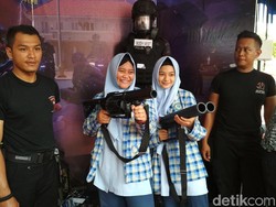 Brimob Polda Jatim Gelar Pameran Senjata di Trenggalek