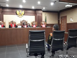 Suap Sapi Kambing, Pengacara Didakwa Suap Panitera PN Jaksel