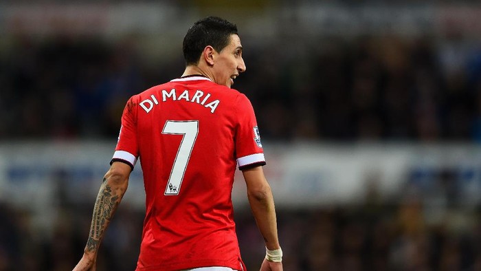 NEWCASTLE UPON TYNE, ENGLAND - MARCH 04:  Angel di Maria of Manchester United looks on during the Barclays Premier League match between Newcastle United and Manchester United at St James Park on March 4, 2015 in Newcastle upon Tyne, England.  (Photo by Laurence Griffiths/Getty Images)