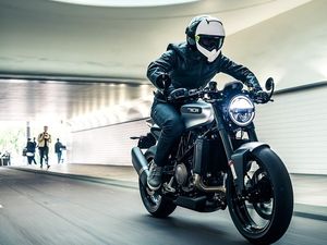 Husqvarna Panaskan EICMA dengan Vitpilen 701 Husqvarna Panaskan EICMA dengan Vitpilen 701