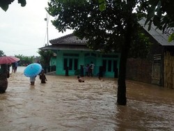 Angin Topan, Longsor dan Banjir Terjang Sukabumi