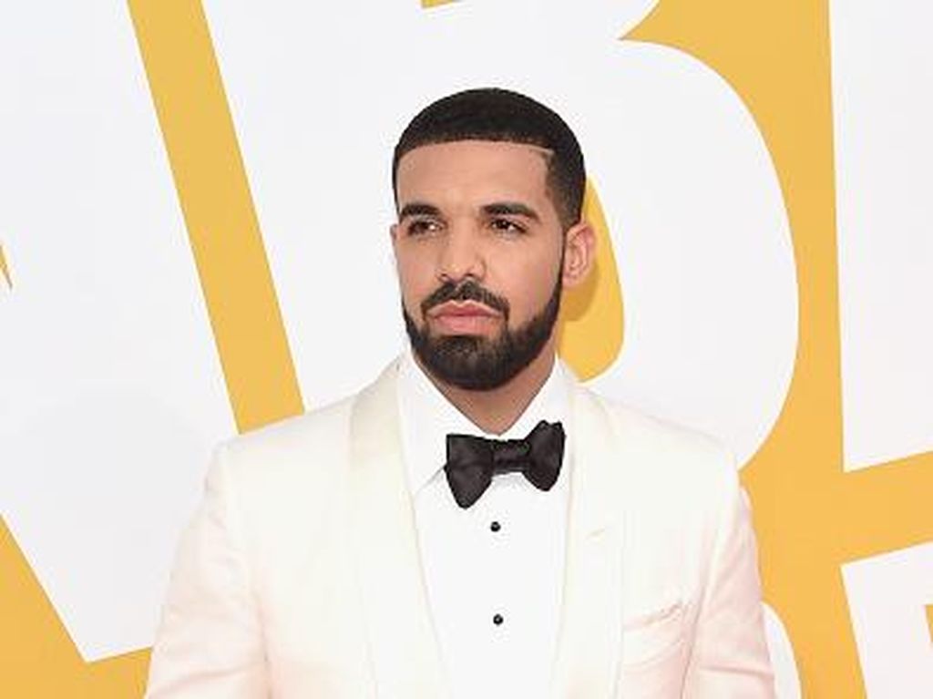 Drake Biasa Tidur di Kasur Rp 6 Miliar, Senyaman Apa Sih? Drake Biasa Tidur di Kasur Rp 6 Miliar, Senyaman Apa Sih?