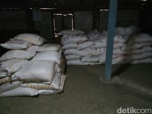 Penimbun Pupuk Subsidi Diduga Libatkan Oknum Polres Ngawi Penimbun Pupuk Subsidi Diduga Libatkan Oknum Polres Ngawi