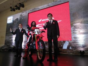 AHM Targetkan Jual Ribuan Motor Trail Honda CRF150L AHM Targetkan Jual Ribuan Motor Trail Honda CRF150L