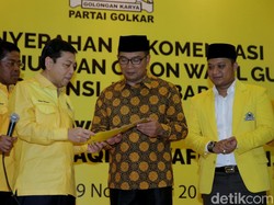 Airlangga Jadi Ketum, Golkar Bisa Alihkan Dukungan dari Ridwan Kamil