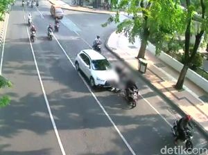 Pengemudi Mobil yang Tabrak 3 Motor di Surabaya Diduga Melamun