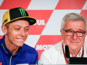 Valentino Rossi Beri Kejutan Komentator MotoGP yang Pensiun