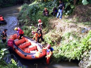 Bocah Hanyut Saat Ambil Sandal di Sukabumi Ditemukan Tewas