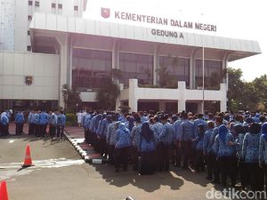 Mendagri Beri Penghargaan ke-15 Kepala Daerah