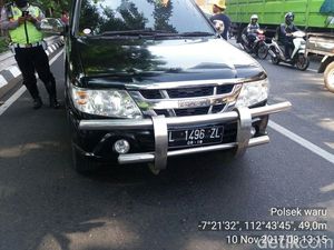 Pengemudi Mobil ini Meninggal Mendadak Usai Antar Anak Sekolah