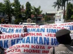 Terancam Perusahaan Modern, Pelaku UMKM Jepara Demo