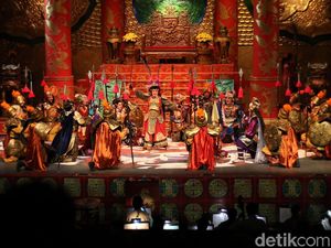 Dendam, Takhta dan Cinta di Panggung Teater Koma Sie Jin Kwie Dendam, Takhta dan Cinta di Panggung Teater Koma Sie Jin Kwie