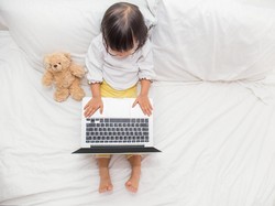 Hal Ini Bisa Kita Lakukan Agar si Kecil Tak Kelamaan Main Gadget