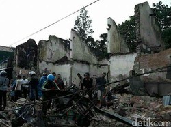 Bangunan Tua yang Roboh di Tegal Bekas Pabrik Ubin