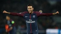 3. Neymar (25 tahun). Pemain Brasil yang musim lalu membela Barcelona dan kini di Paris Saint-Germain itu meraih 361 poin dari para jurnalis sepakbola di Eropa. (Foto: Benoit Tessier/Reuters)