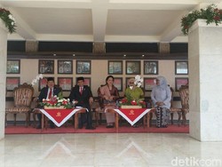 Pimpin Upacara Hari Pahlawan, Jokowi Tiba di TMP Kalibata