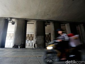 Tiang Underpass Pondok Indah Bolong, Anies: Nanti Kita Follow Up Tiang Underpass Pondok Indah Bolong, Anies: Nanti Kita Follow Up