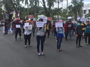 Ratusan Buruh di Sumut Demo Tolak UMP Murah