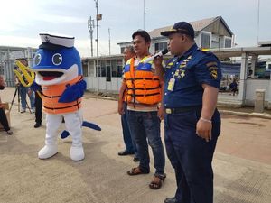 Si Bombang, Maskot Keselamatan Pelayaran Curi Perhatian Warga Si Bombang, Maskot Keselamatan Pelayaran Curi Perhatian Warga