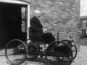 Cerita Anak Petani yang Sukses Ciptakan Mobil Kelas Dunia