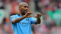 Maicon didatangkan Manchester City dari Inter Milan untuk memperkuat sisi kanan. Maicon dianggap sebagai salah satu bek kanan terbaik, khususnya usai menjuarai Liga Champions di Inter. Tapi dia malah kesulitan menjaga kebugaran dan cuma semusim di City, hanya tampil 13 kali. (Foto: Michael Regan/Getty Images)