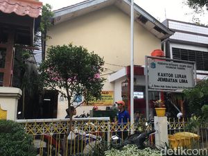 Melihat Kantor Lurah Jembatan Lima yang Jadi Sorotan karena Sempit Melihat Kantor Lurah Jembatan Lima yang Jadi Sorotan karena Sempit