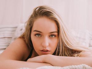 Nggak Kalah Cantik, Sepupu Gigi dan Bella Hadid Ini Ikutan Jadi Model