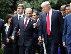Akrab Ngobrol Bareng di APEC, Ini yang Dibicarakan Trump dan Putin